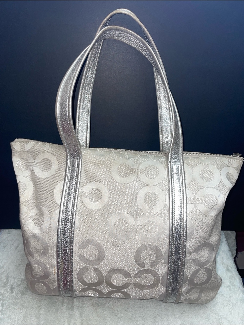 Coach Poppy ‘Glam’ Metallic Tote - Picture 3 of 17